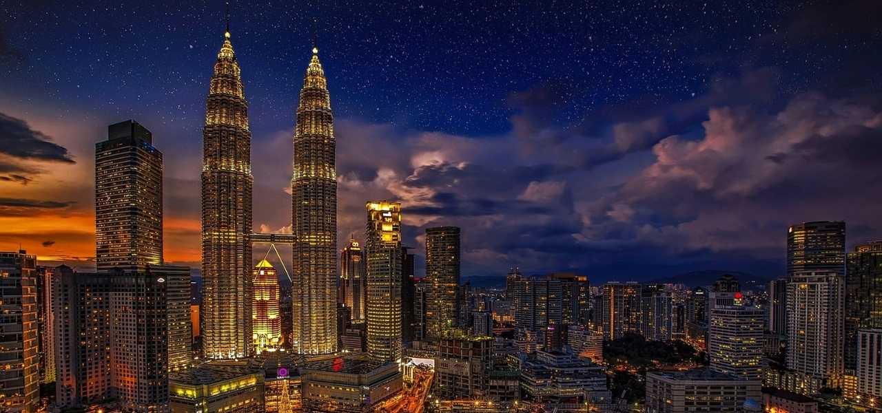 Malaysia Petronas Tower Night View