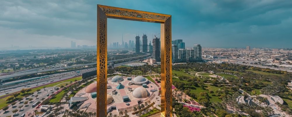 Dubai Frame Tour with Travelley